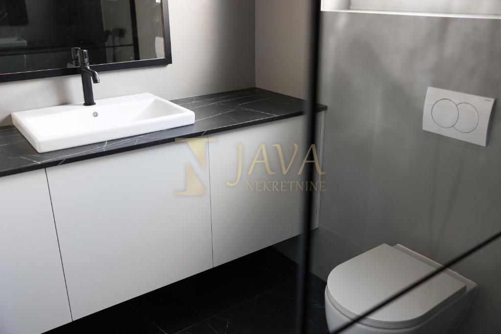 Hiša Šmrika, Kraljevica, 155m2