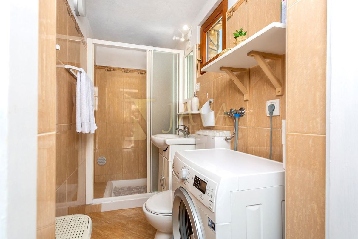 Hiša Risika, Vrbnik, 205m2