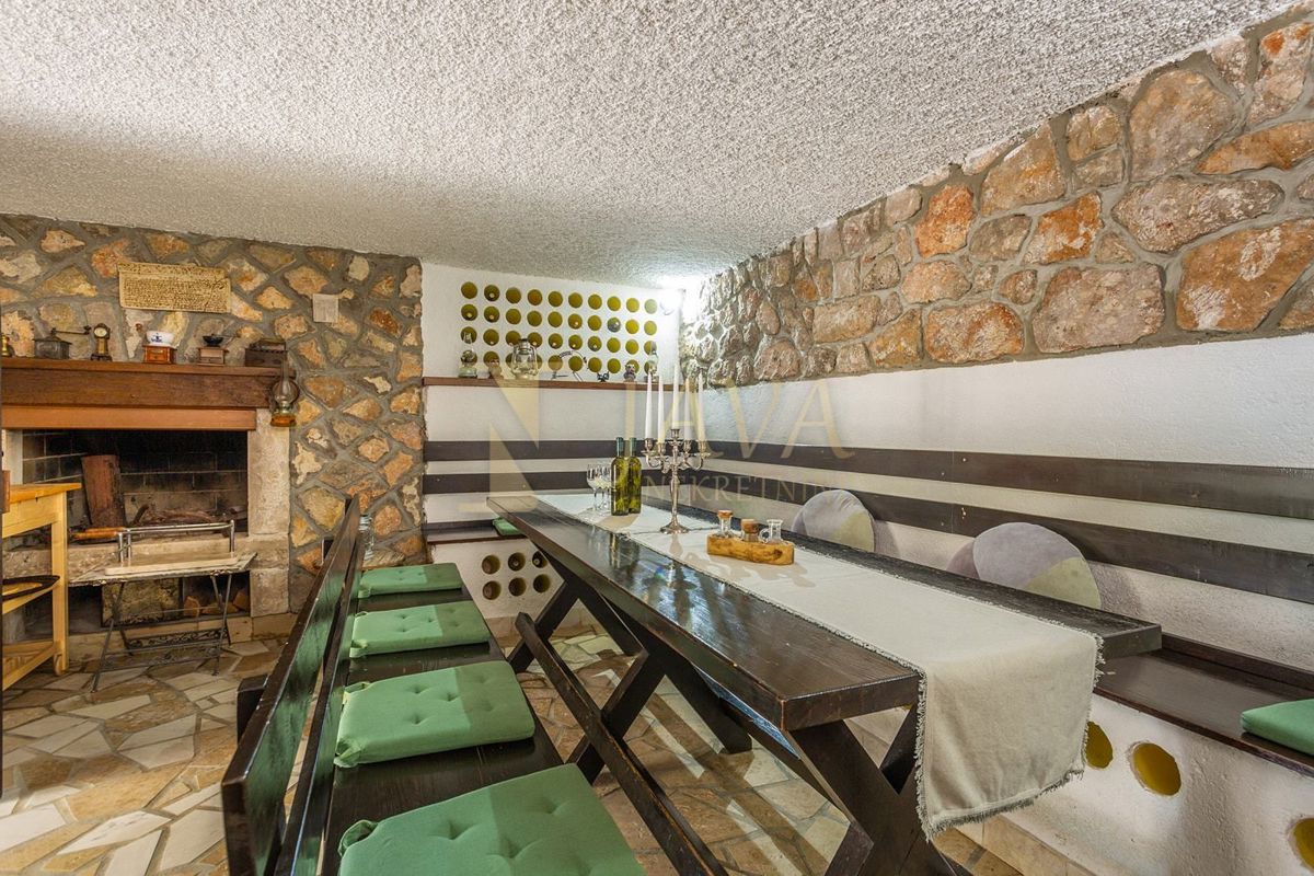 Hiša Risika, Vrbnik, 205m2