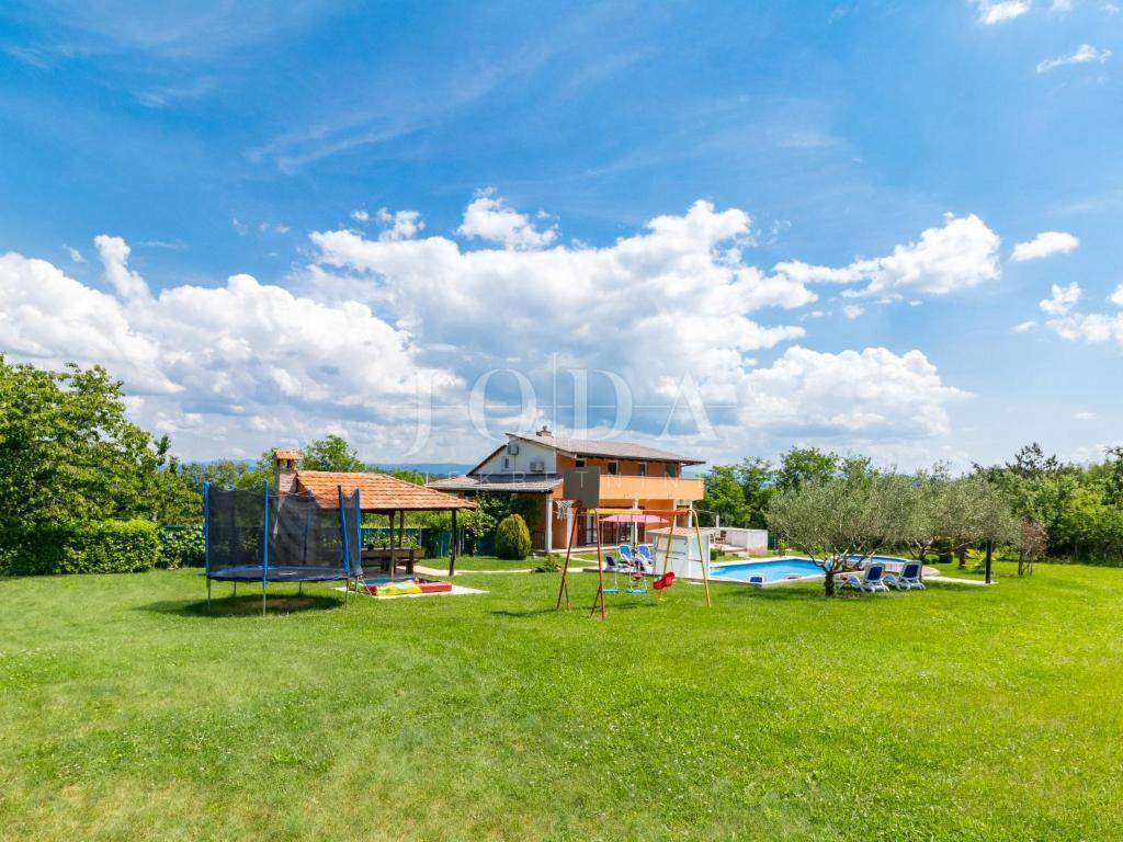 Hiša Karojba, 208m2