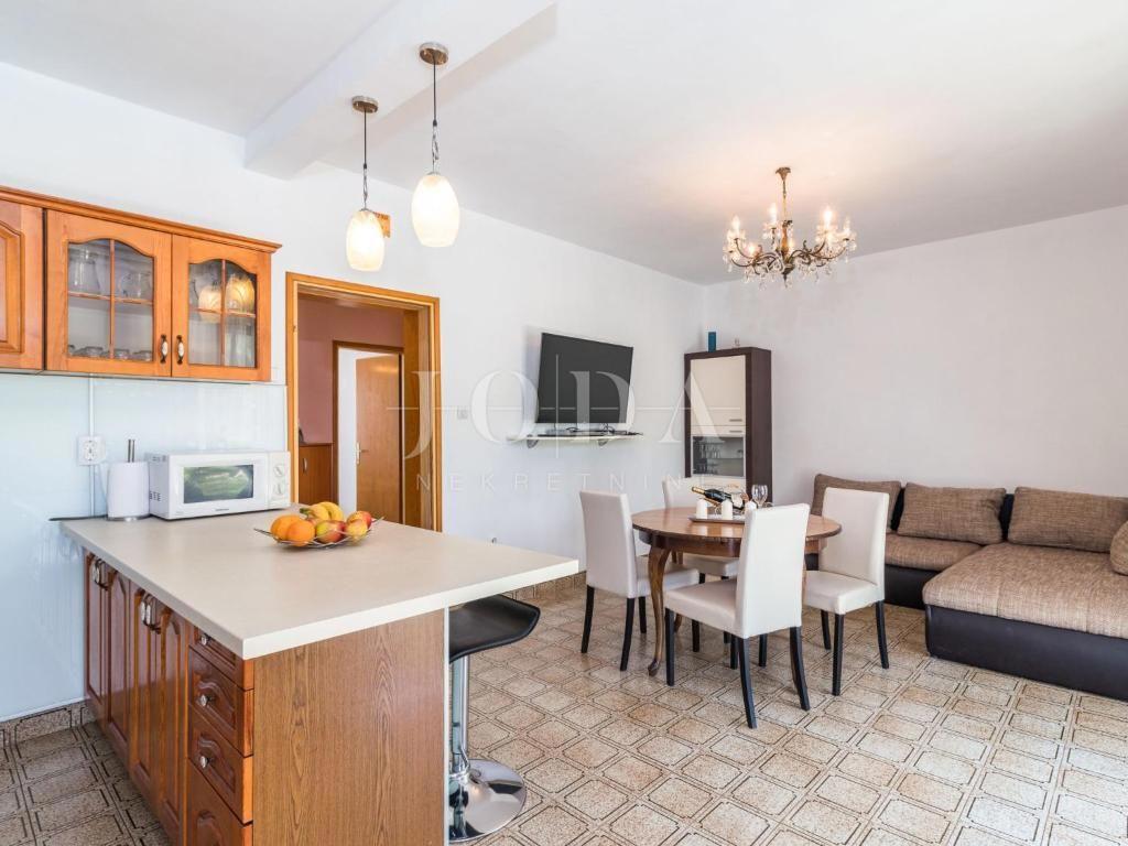 Hiša Karojba, 208m2