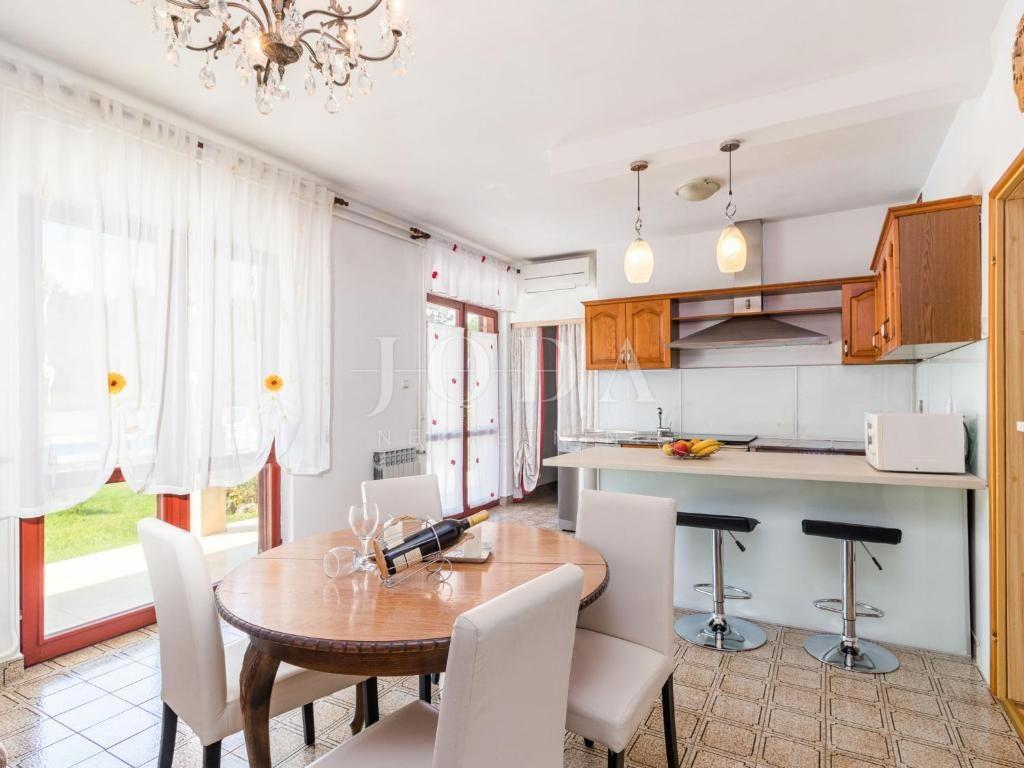 Hiša Karojba, 208m2