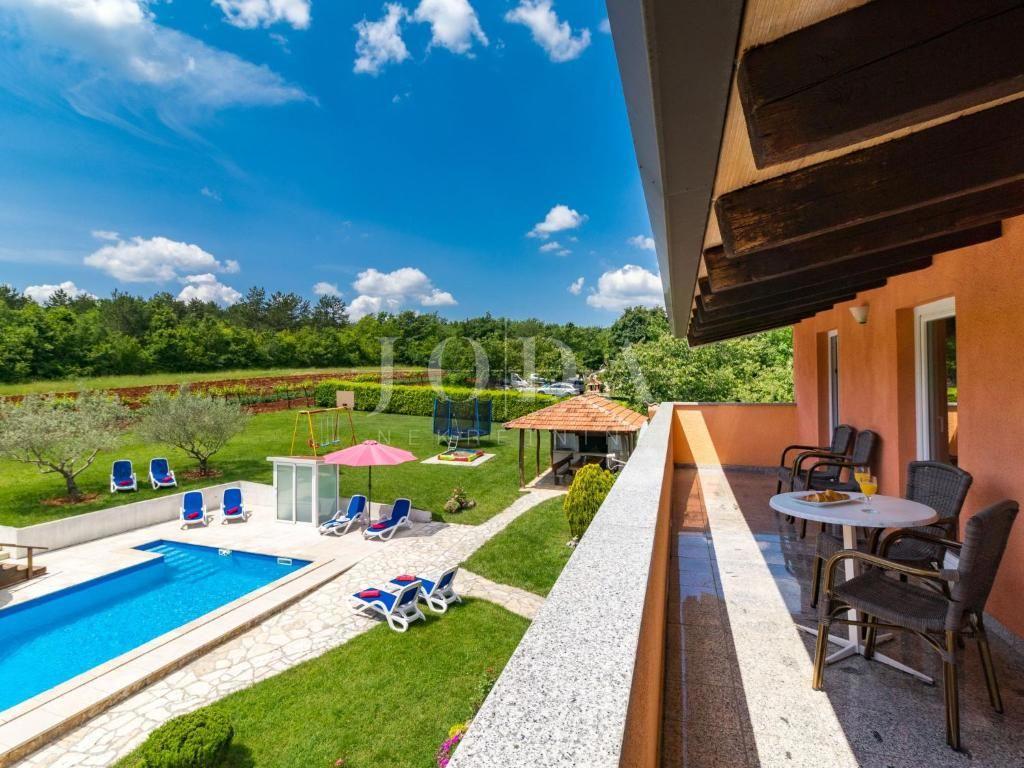 Hiša Karojba, 208m2