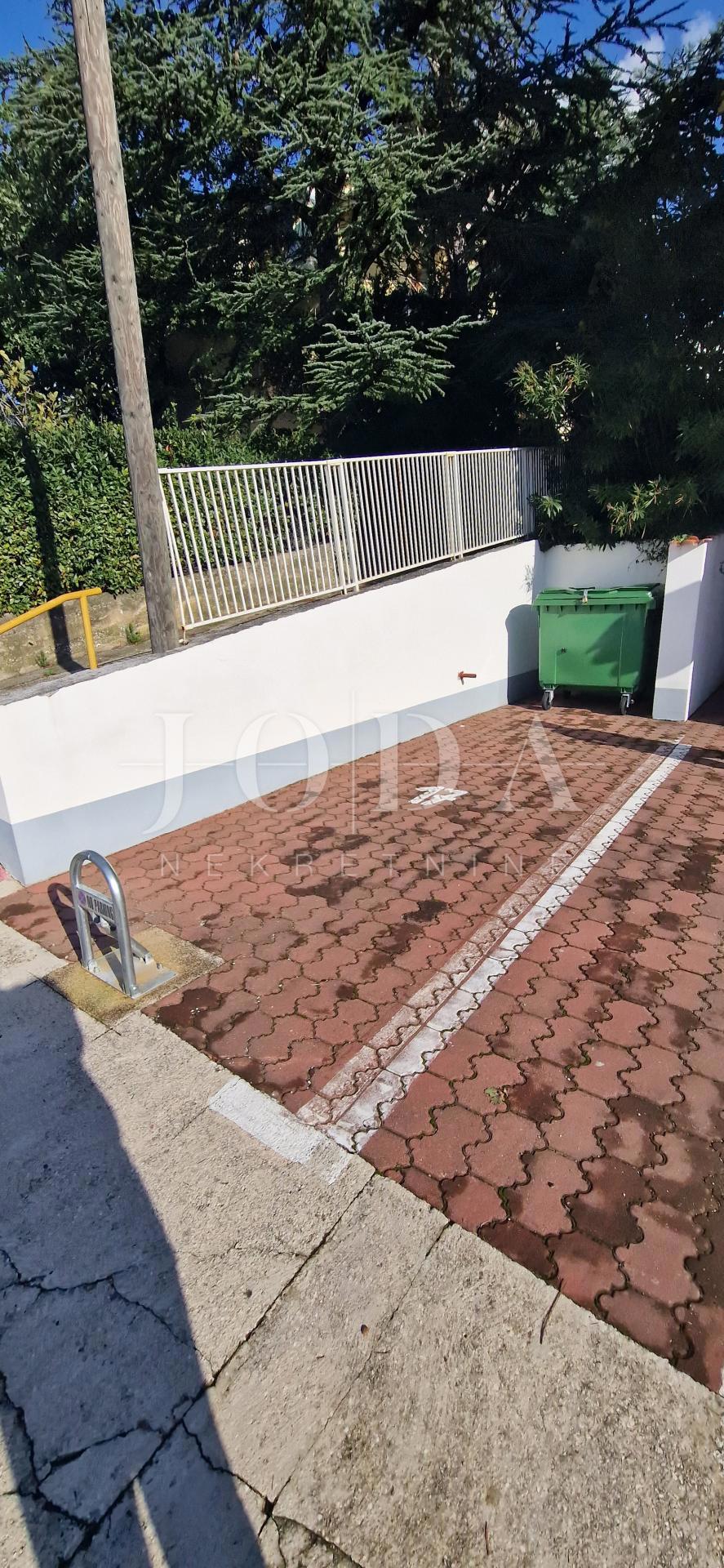 Selce, izjemna lokacija, izjemno stanovanje: odlična priložnost za življenje ob obali