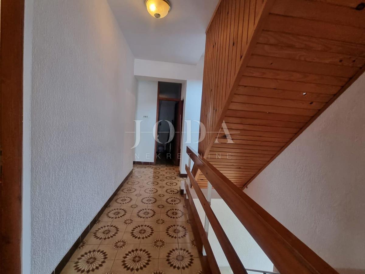 Hiša Novi Vinodolski, 250m2