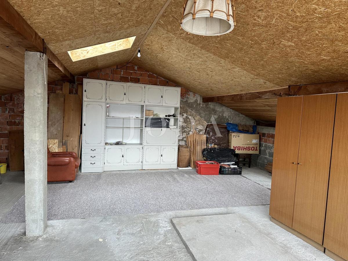 Hiša Novi Vinodolski, 250m2