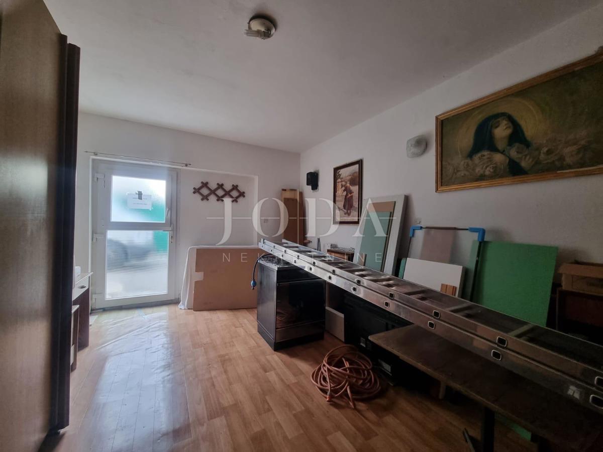 Hiša Novi Vinodolski, 250m2