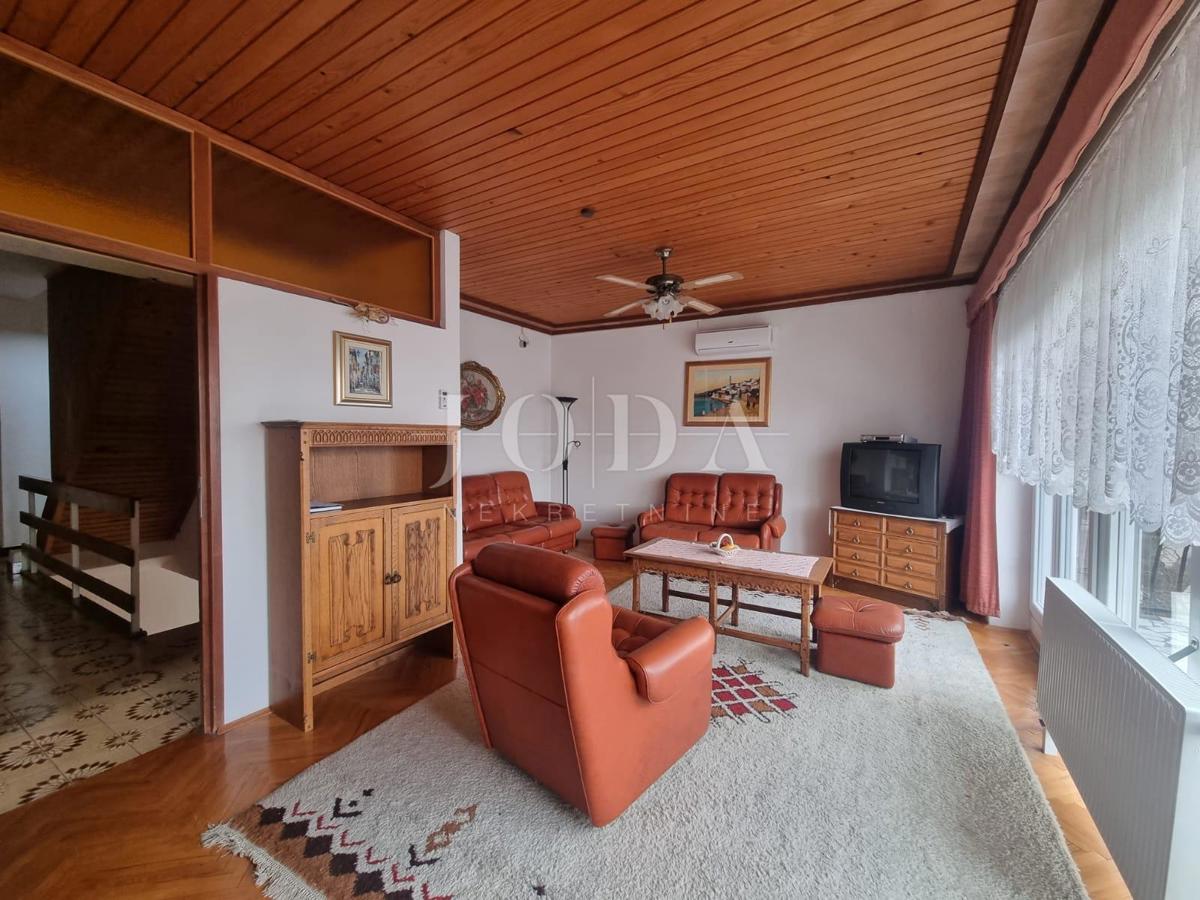 Hiša Novi Vinodolski, 250m2