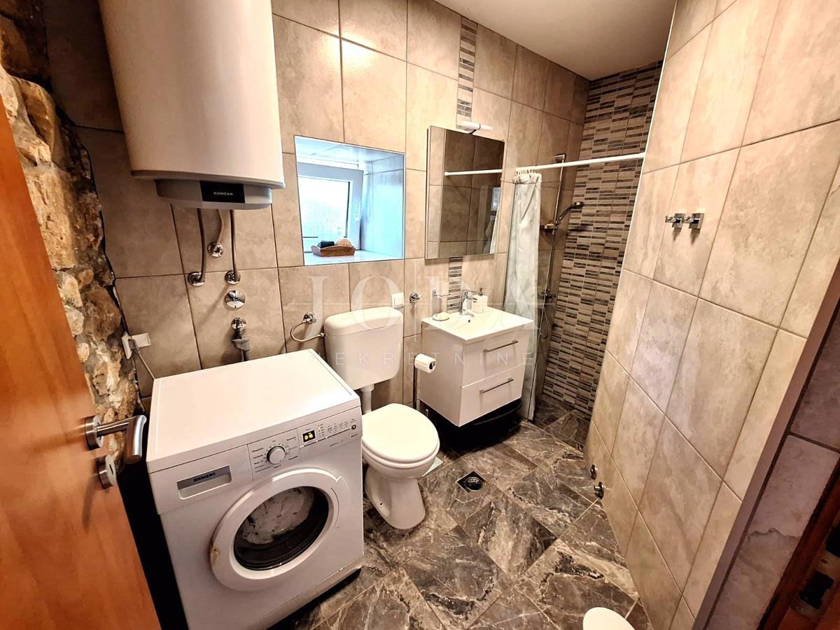 Malinska - prenovljena kamnita hiša z bazenom