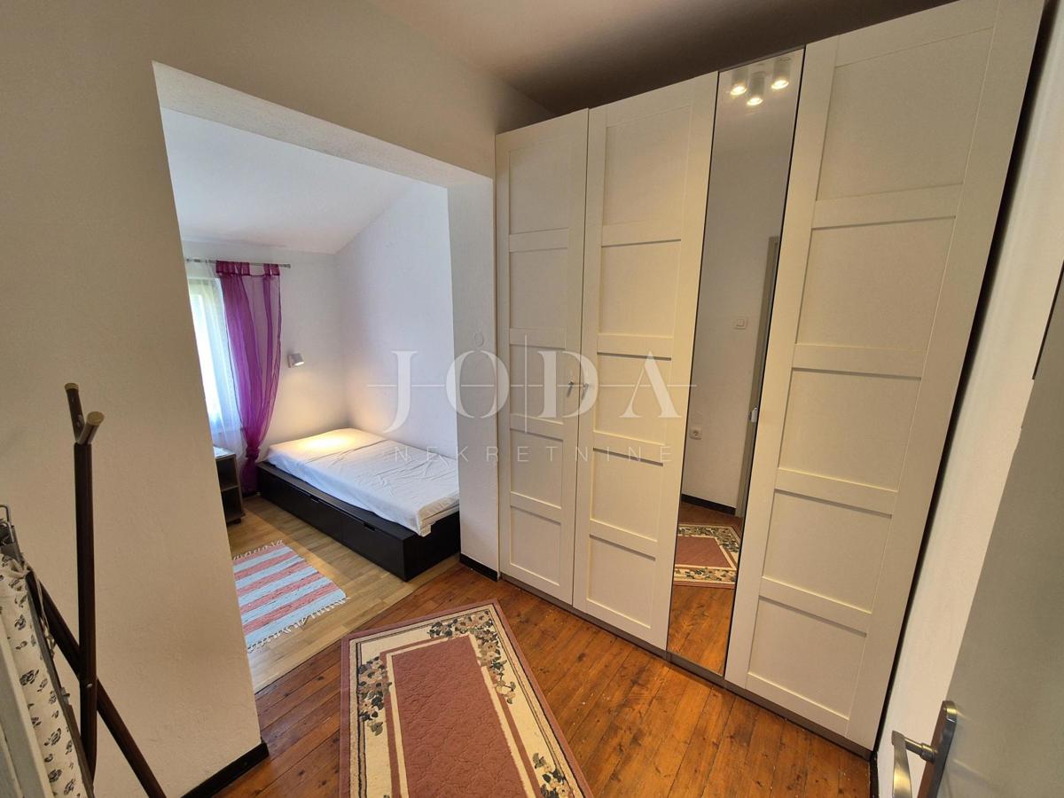 Malinska - hiša s tremi apartmaji