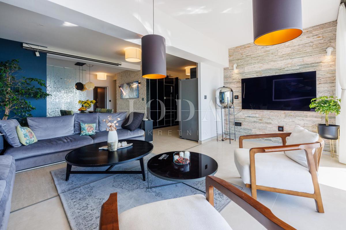 Edinstven penthouse za prodajo v Crikvenici