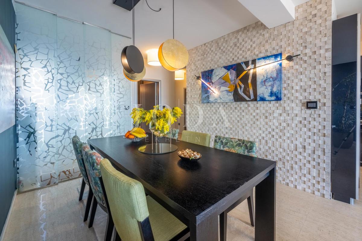 Edinstven penthouse za prodajo v Crikvenici
