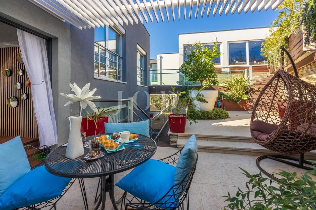 Edinstven penthouse za prodajo v Crikvenici