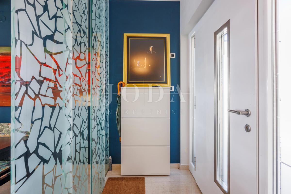 Edinstven penthouse za prodajo v Crikvenici