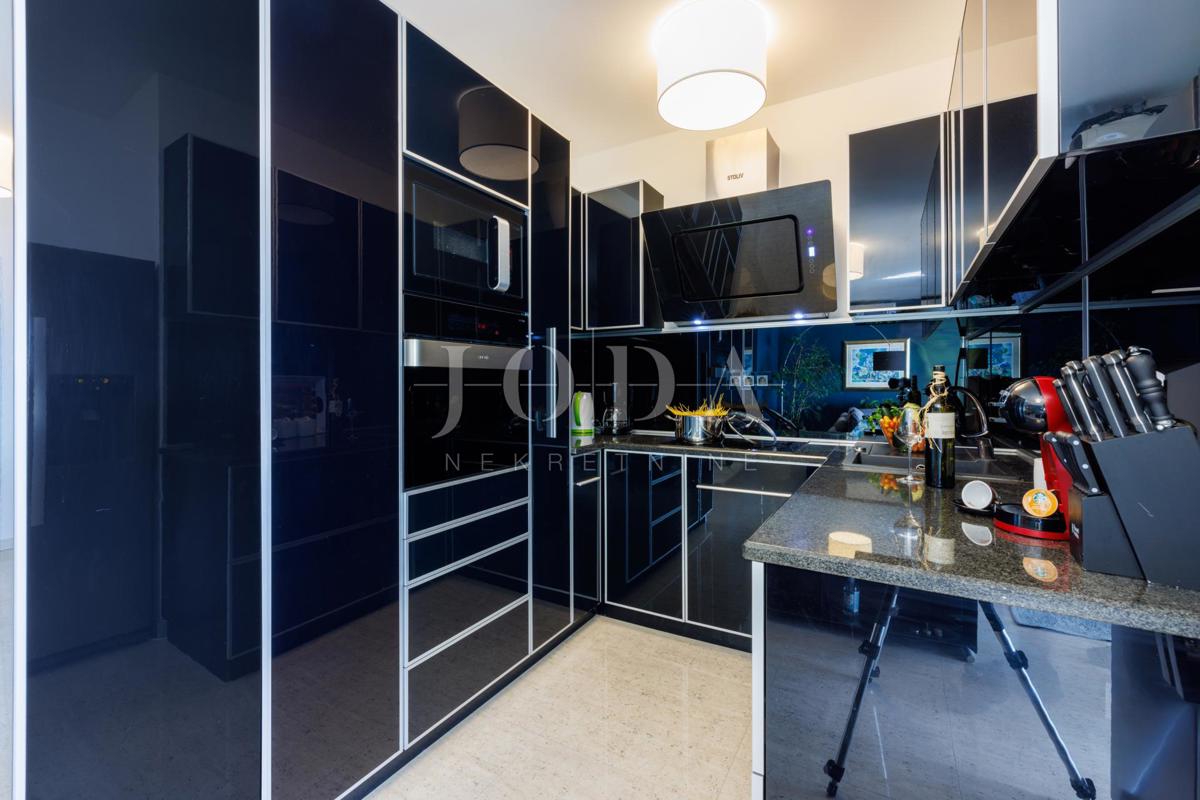 Edinstven penthouse za prodajo v Crikvenici