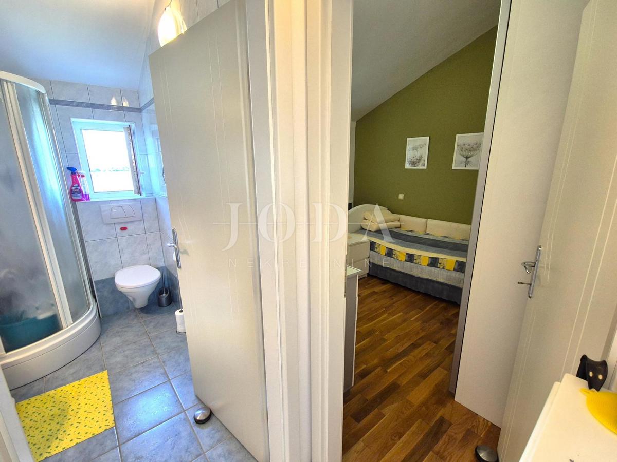 Apartma v drugi vrsti z odprtim razgledom