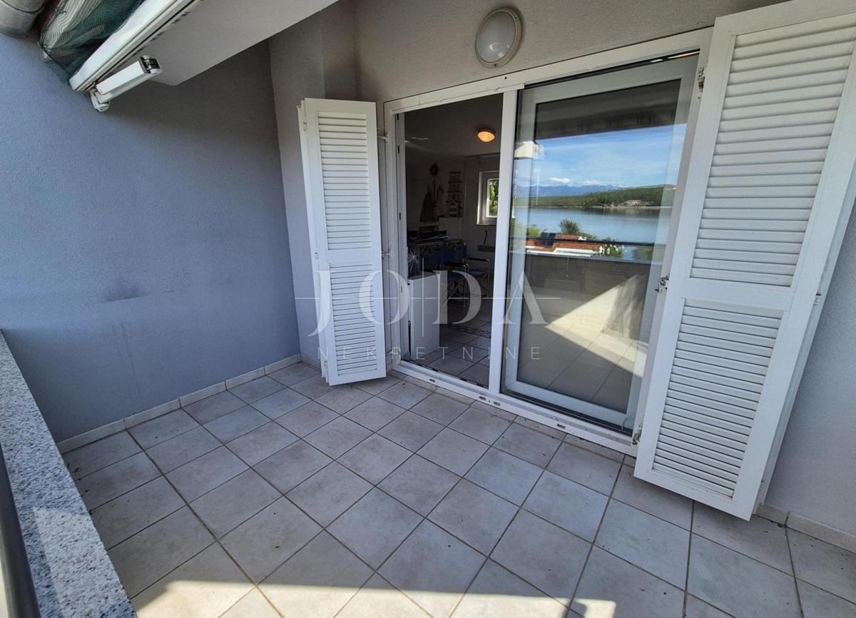 Apartma v drugi vrsti z odprtim razgledom