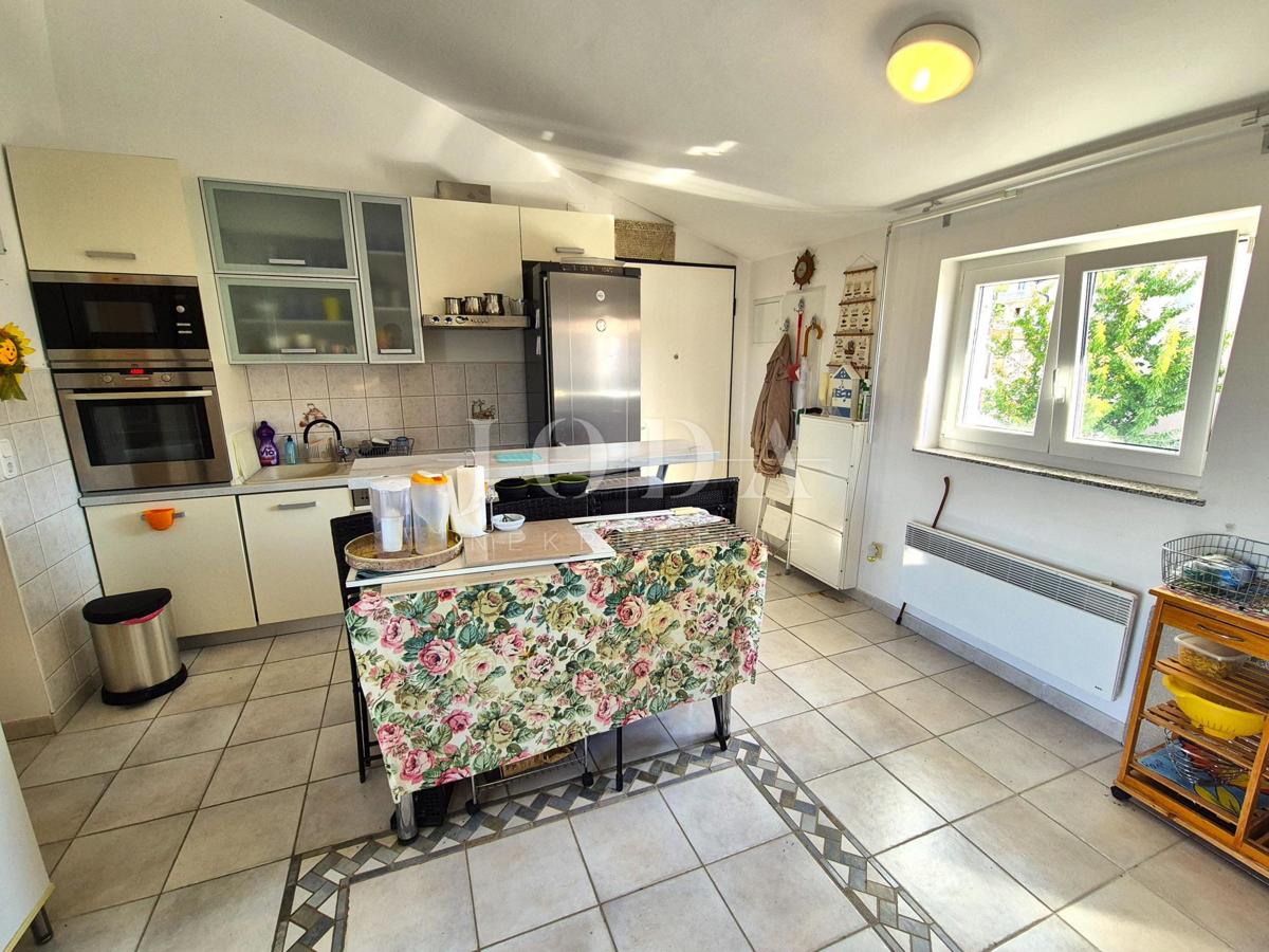 Apartma v drugi vrsti z odprtim razgledom