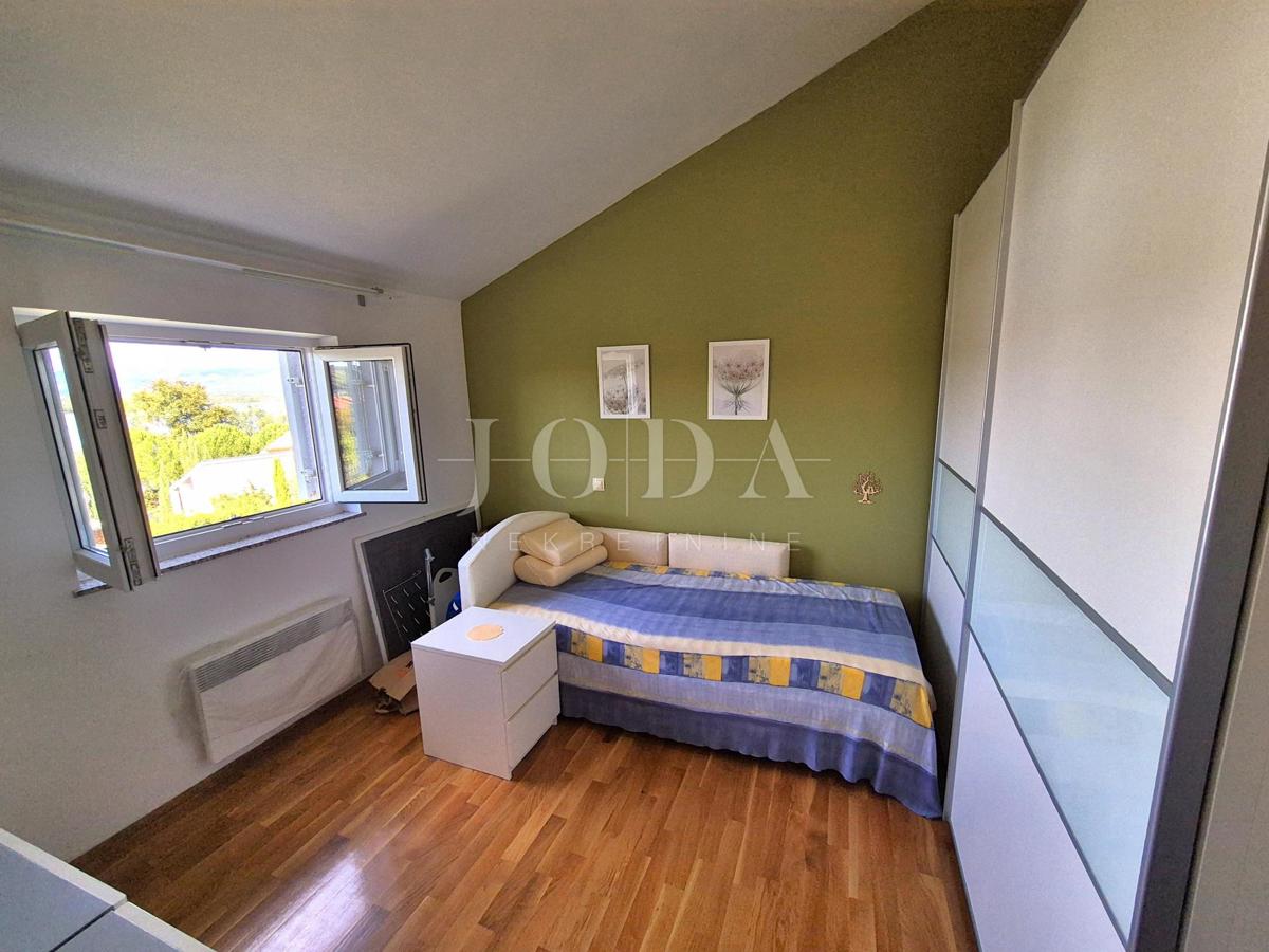 Apartma v drugi vrsti z odprtim razgledom