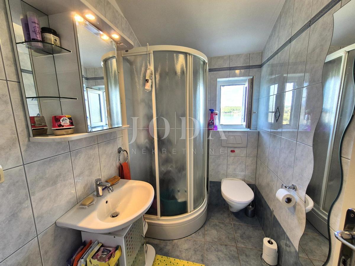 Apartma v drugi vrsti z odprtim razgledom