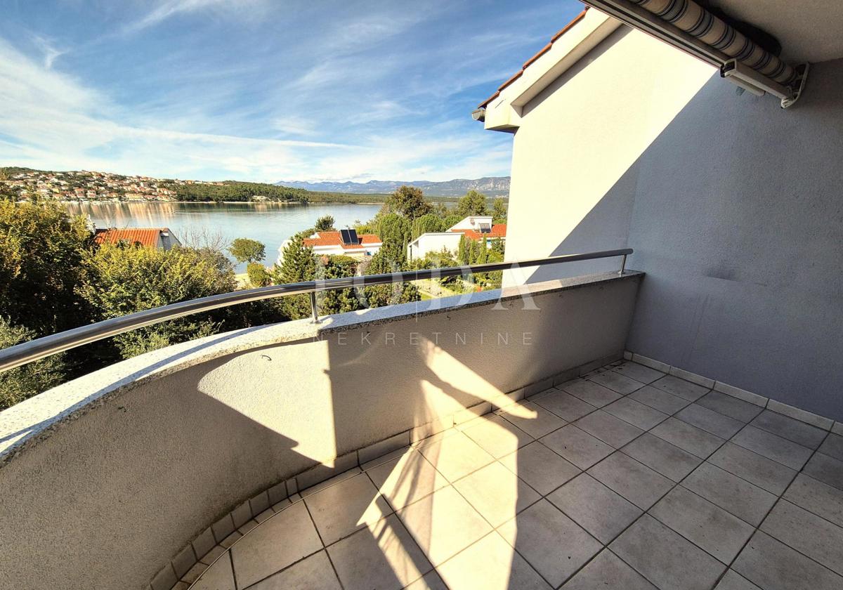 Apartma v drugi vrsti z odprtim razgledom