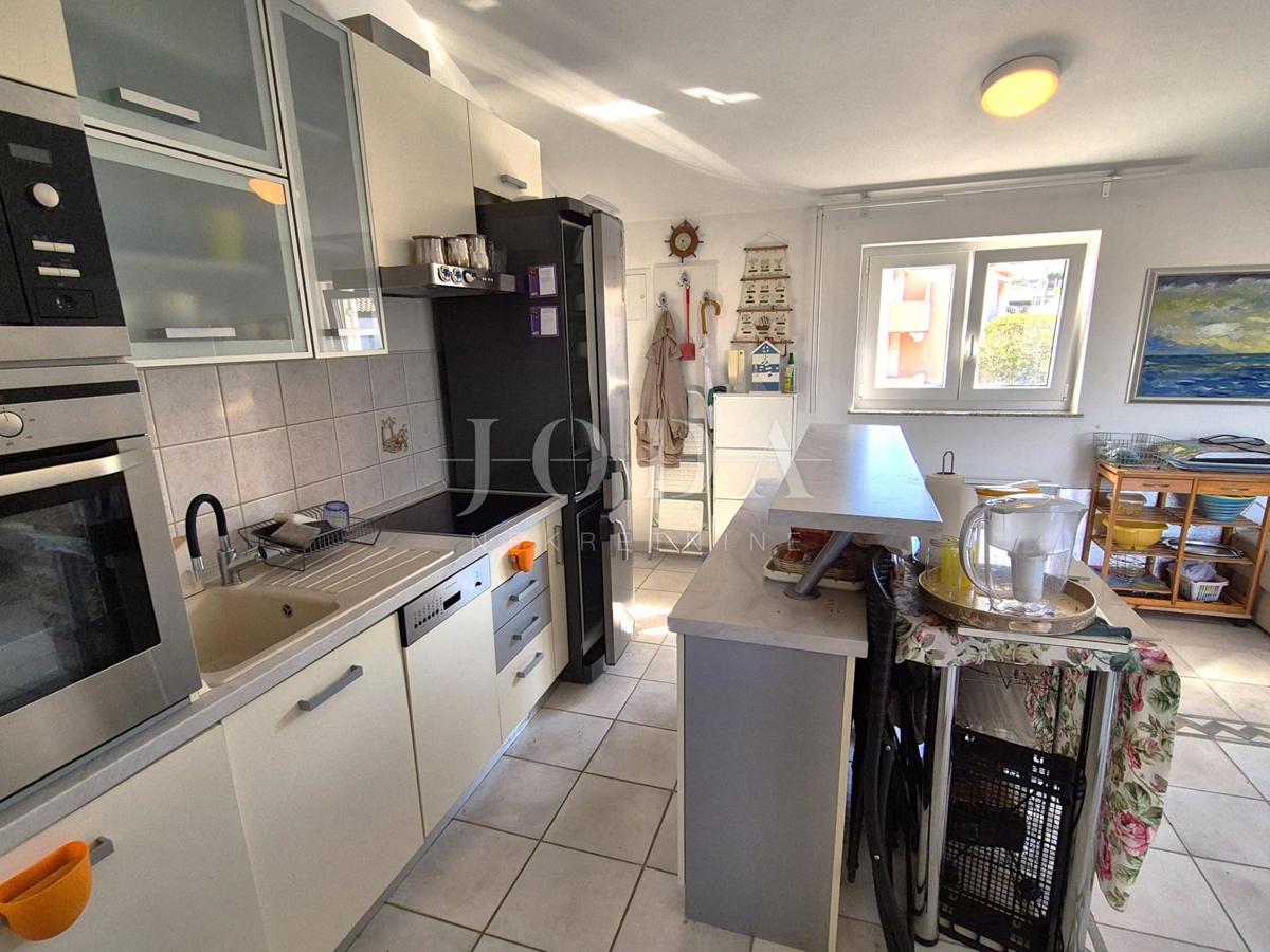 Apartma v drugi vrsti z odprtim razgledom
