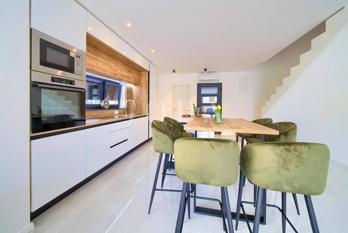 Luksuzni apartma v Malinski