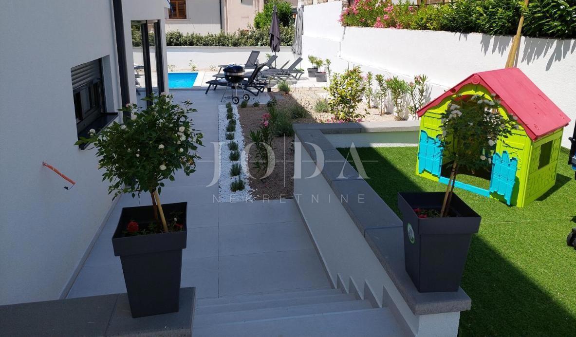 Luksuzni apartma v Malinski