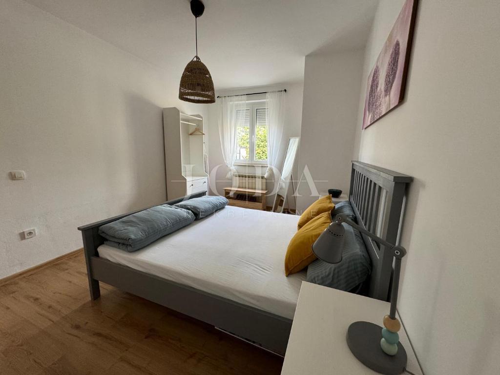 Dva apartmaja na čudoviti lokaciji