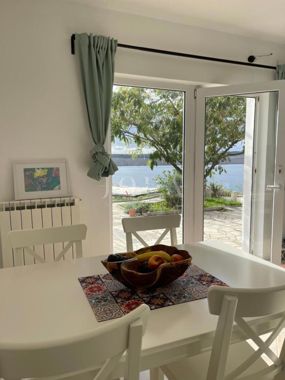 Dva apartmaja na čudoviti lokaciji