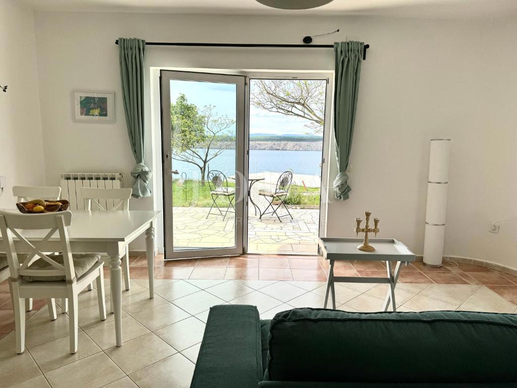 Dva apartmaja na čudoviti lokaciji