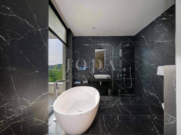 Hiša Grožnjan, 300m2