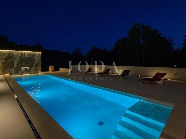 Hiša Grožnjan, 300m2