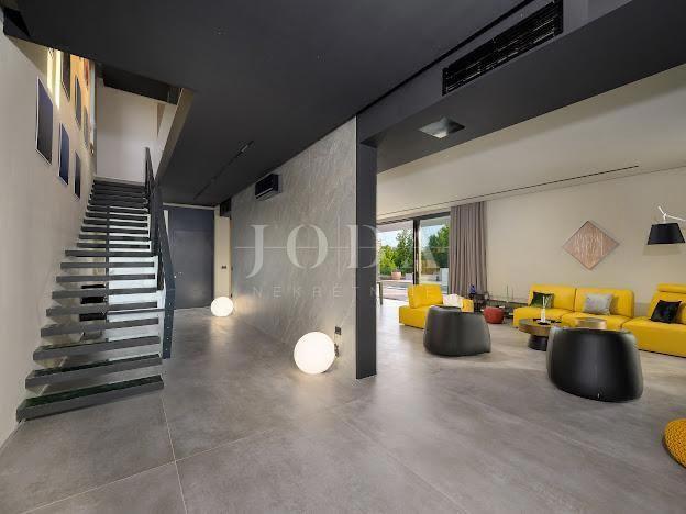 Hiša Grožnjan, 300m2