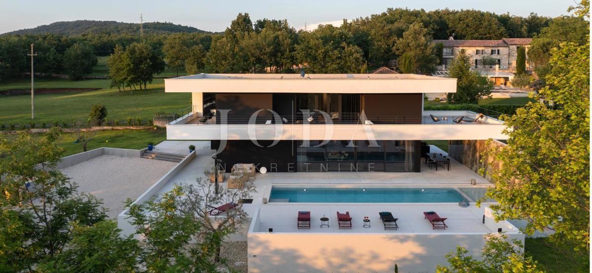 Hiša Grožnjan, 300m2