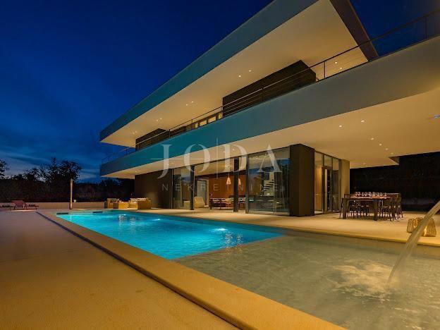 Hiša Grožnjan, 300m2