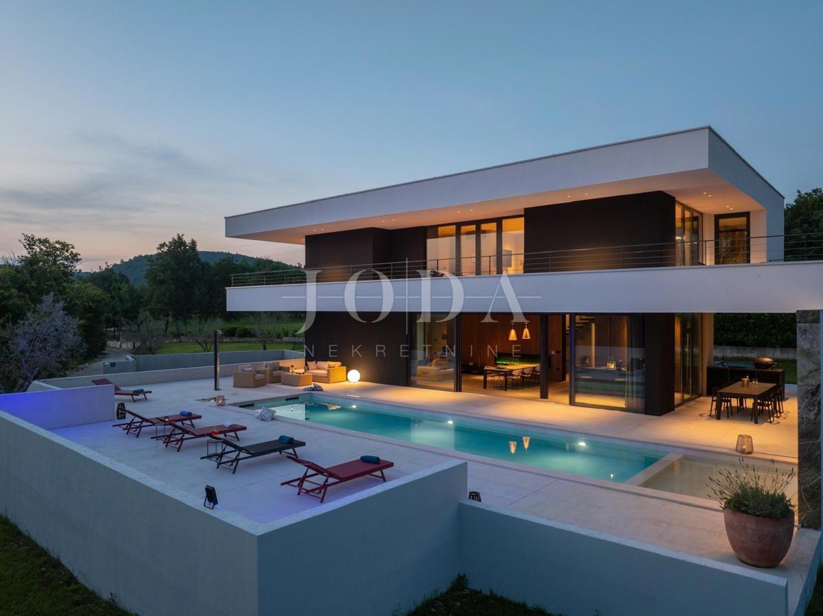 Hiša Grožnjan, 300m2