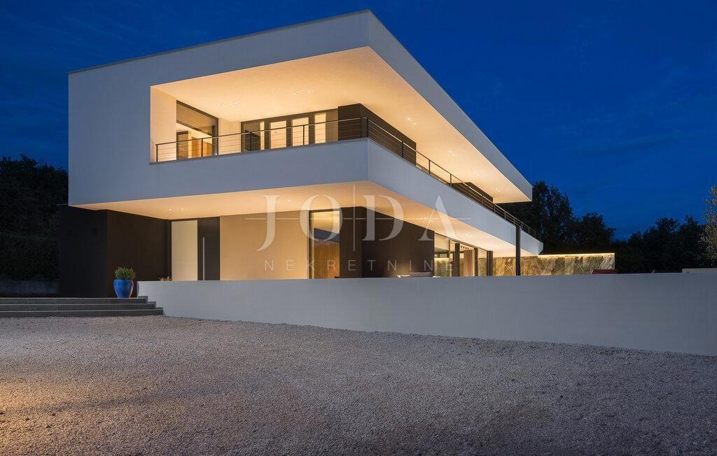 Hiša Grožnjan, 300m2