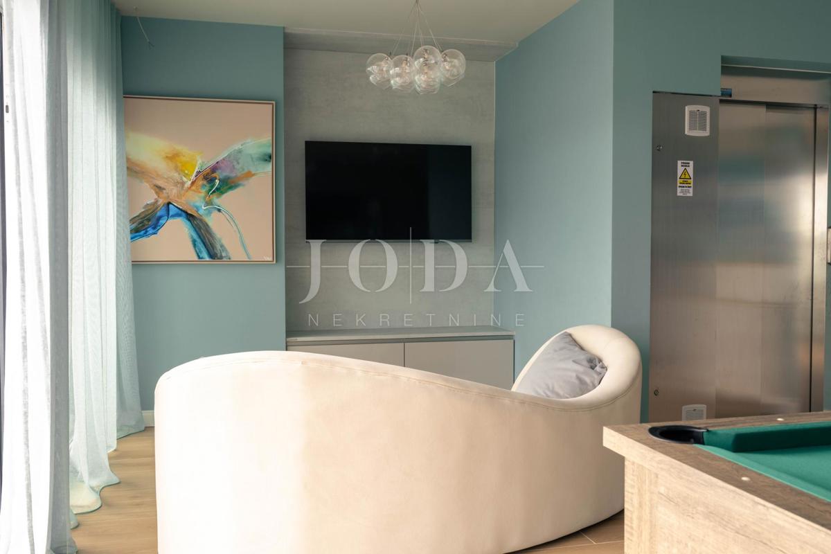 Vila ob morju v Jadranovu