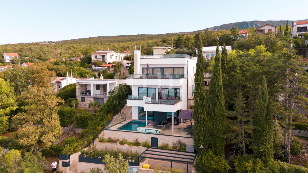 Vila ob morju v Jadranovu