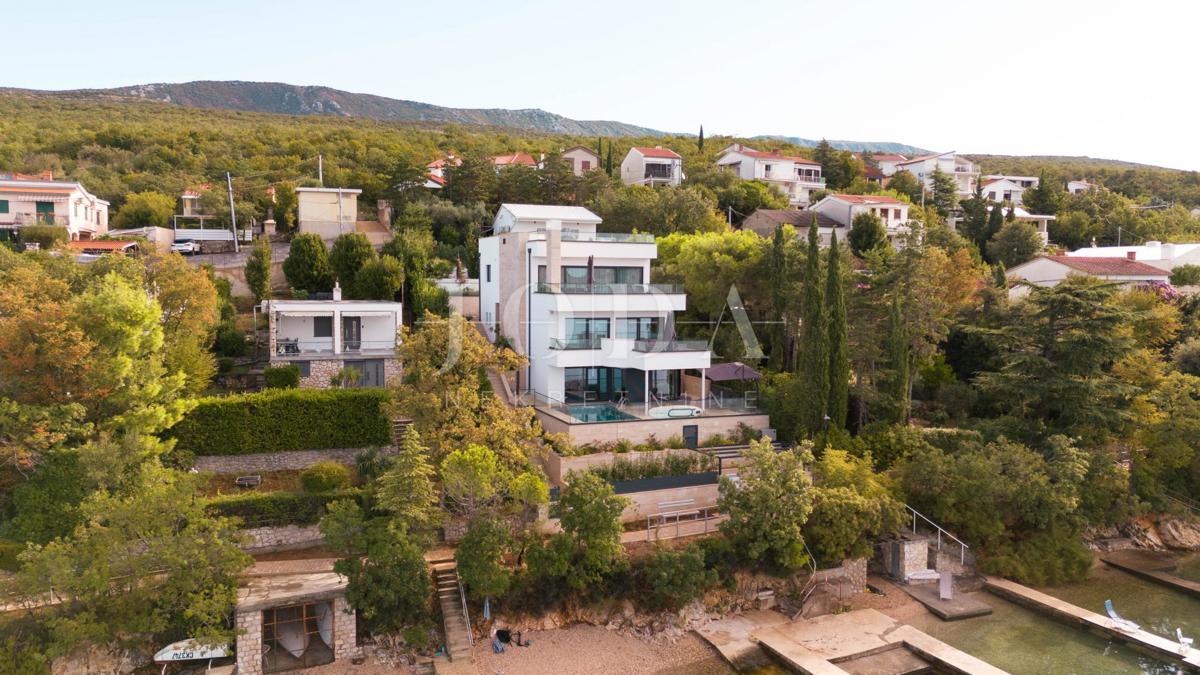 Vila ob morju v Jadranovu