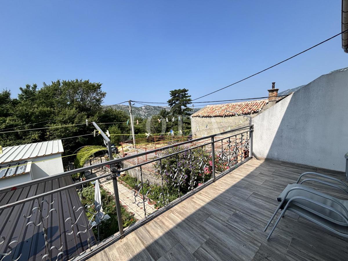 Kostelj, Hiša s Potencialom in Urejeno Okolico