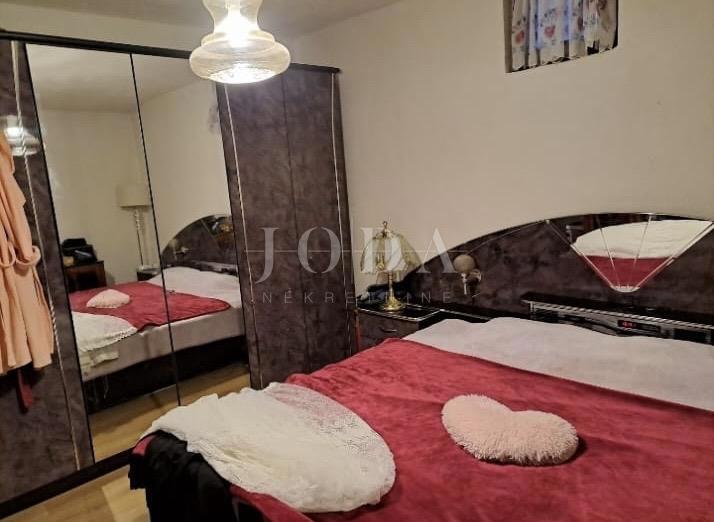 Kostelj, Hiša s Potencialom in Urejeno Okolico