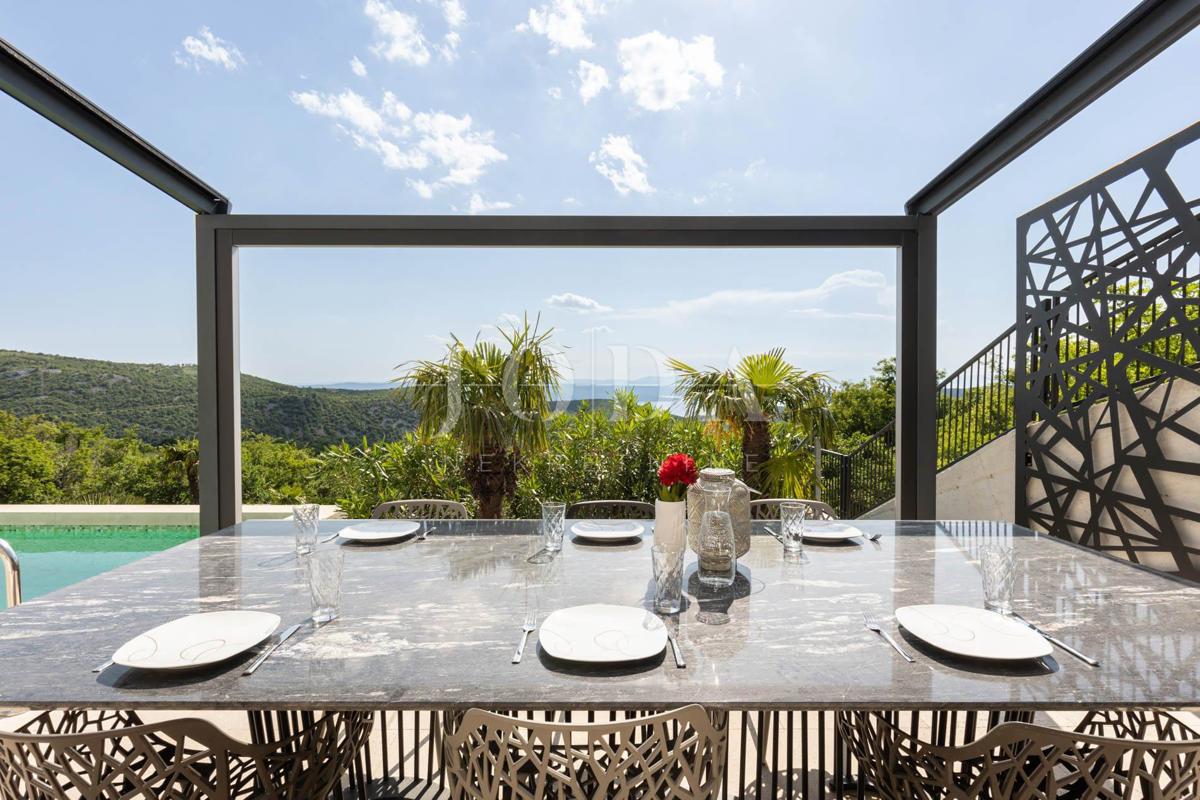Hiša Crikvenica, 280m2