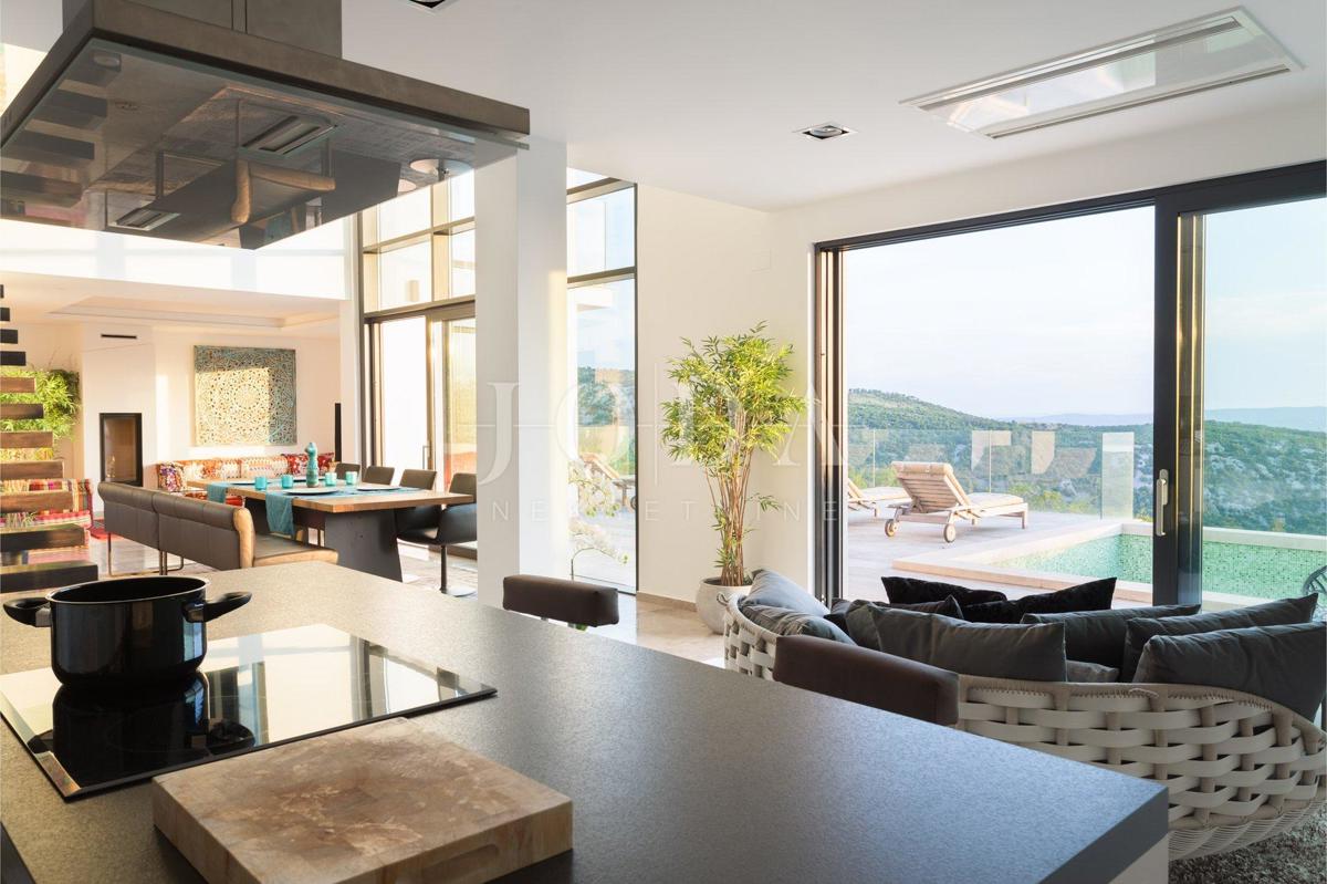 Hiša Crikvenica, 280m2