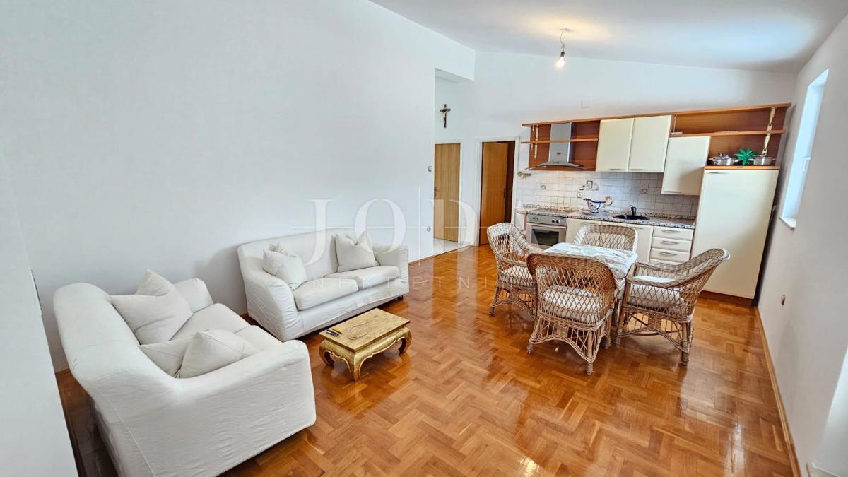 Dramalj – Stanovanje s čudovitim pogledom na morje