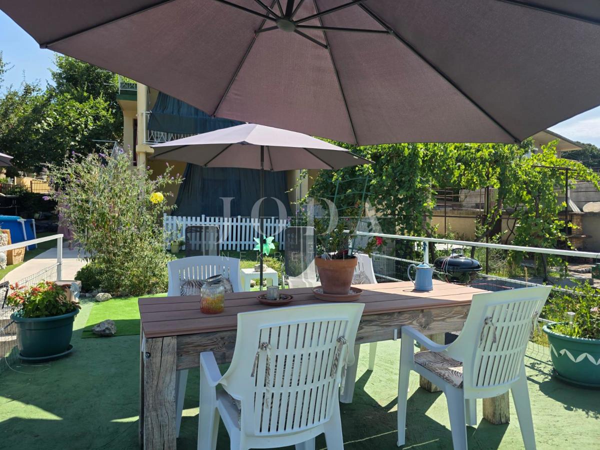 Hiša s 3 stanovanjski enoti