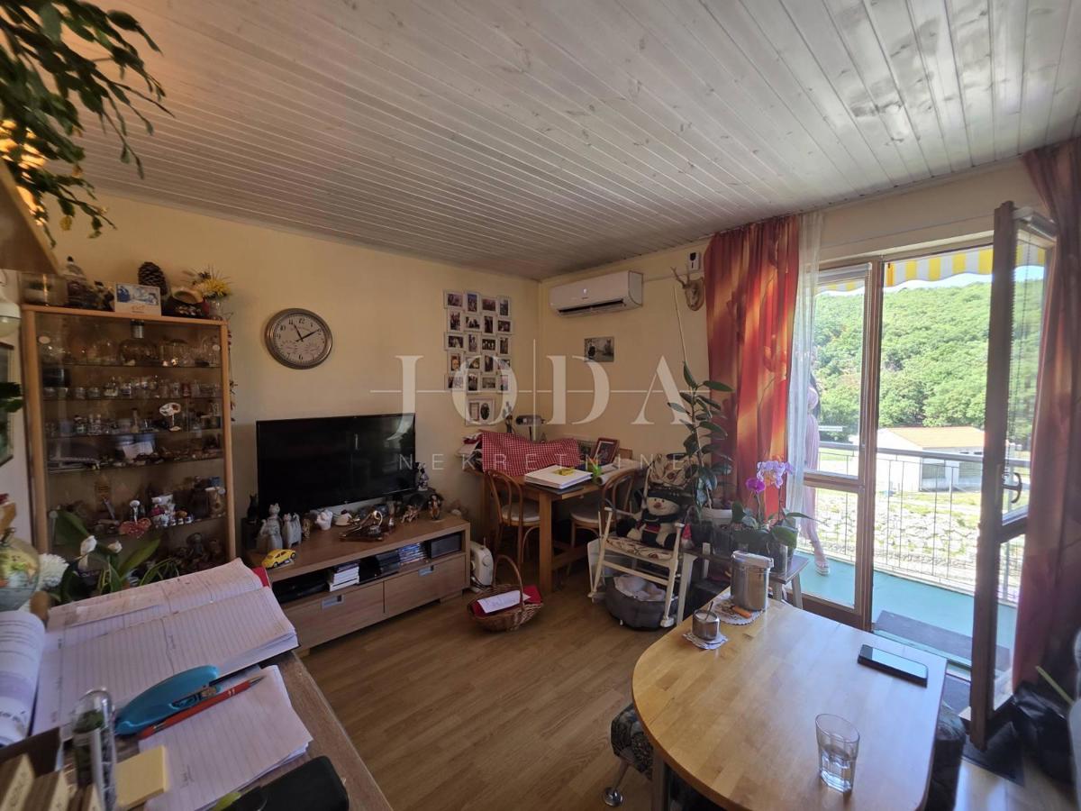 Hiša s 3 stanovanjski enoti