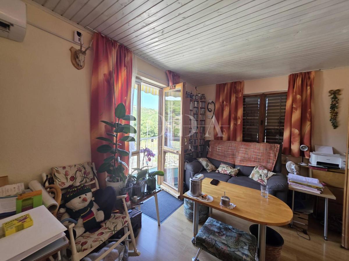 Hiša s 3 stanovanjski enoti