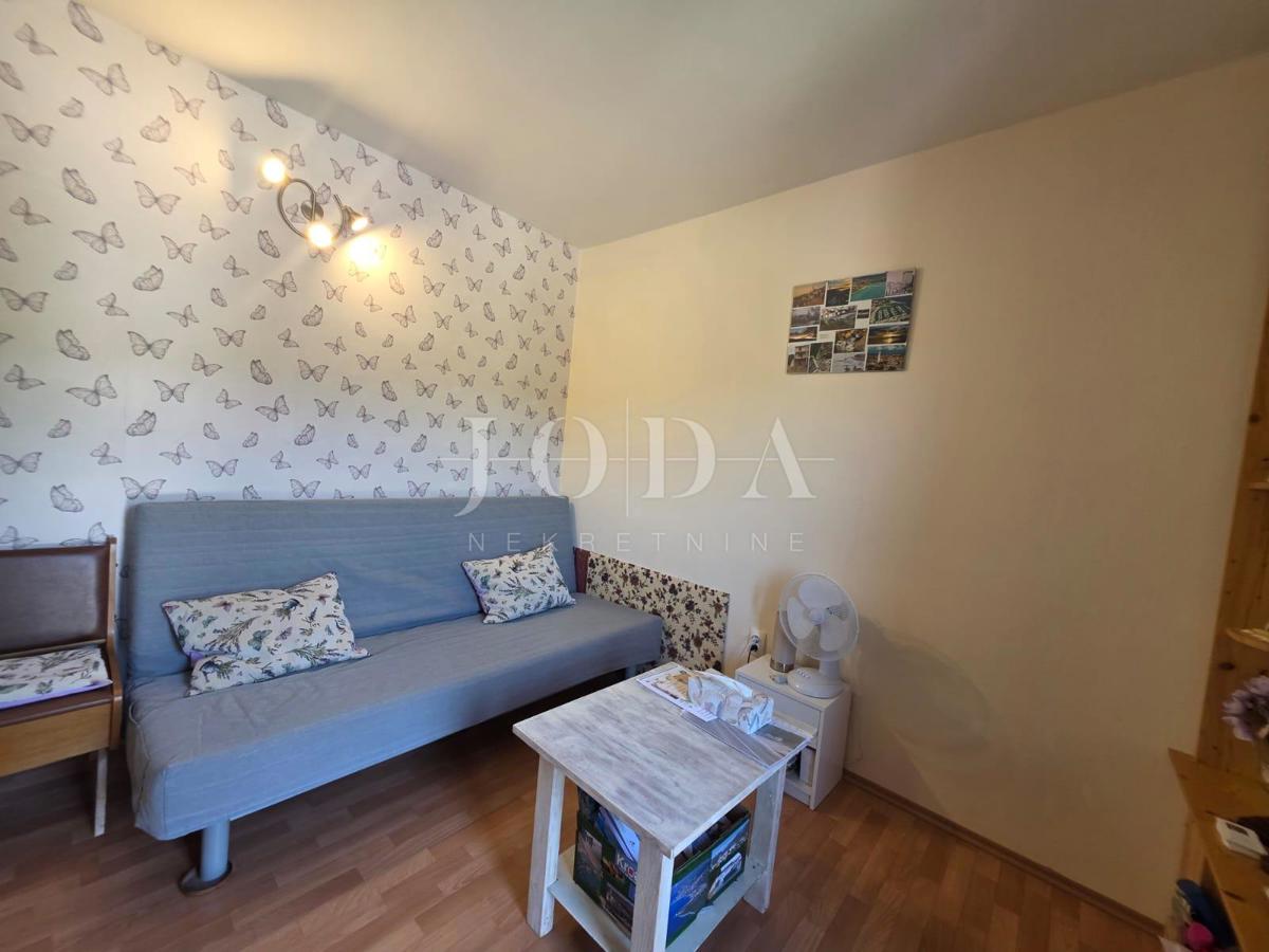 Hiša s 3 stanovanjski enoti